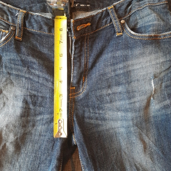 Kenneth Cole Distressed Skinny Jeans •Size 29• - Picture 6 of 10